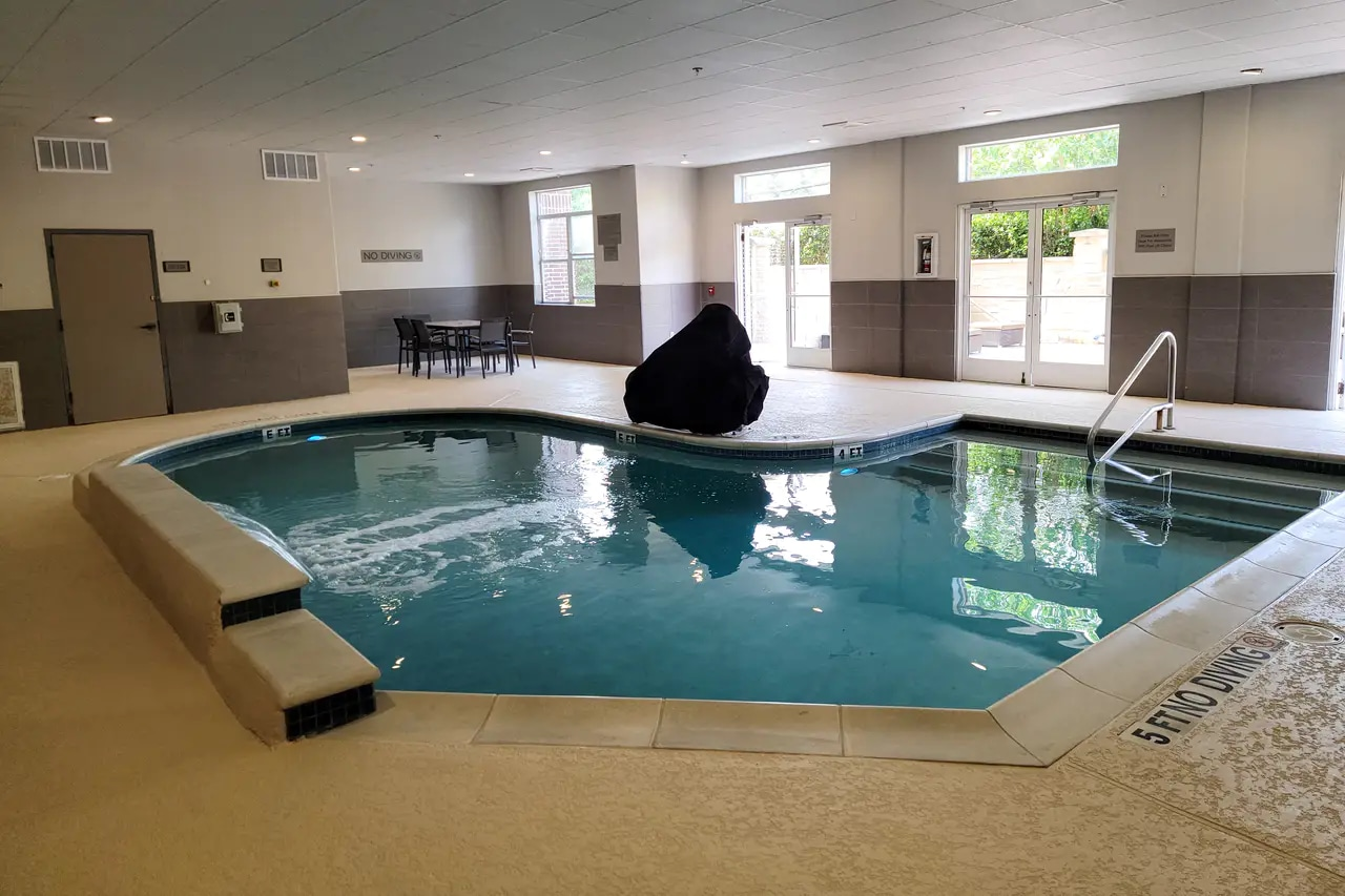 Swimming pool at Country Inn & Suites by Radisson, Humble IAH East